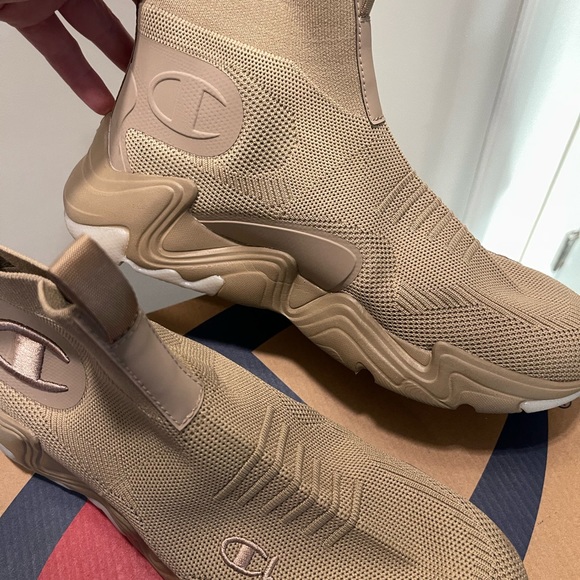 Champion Womens Size 11 slip on sneakers - Picture 4 of 6